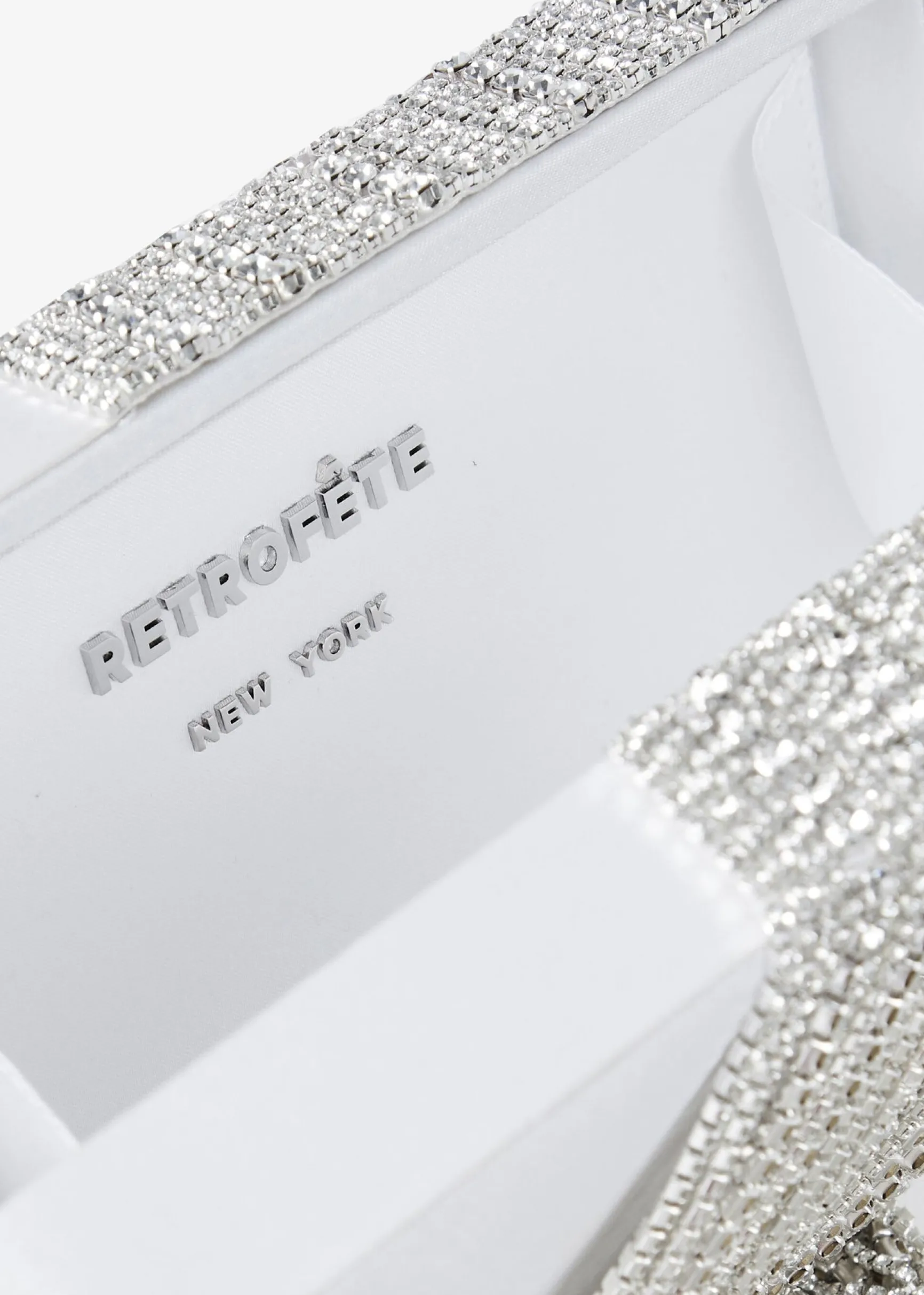 adley_crystal_bag_2-2.webp Subtle Shimmer*Retrofete Adley Crystal Bag White