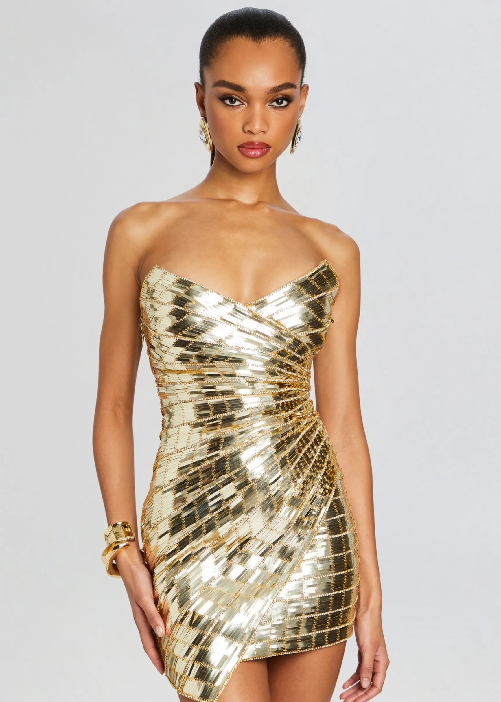 aura_embellished_dress_4.webp RETROFÊTE*Retrofete Aura Embellished Dress Gold