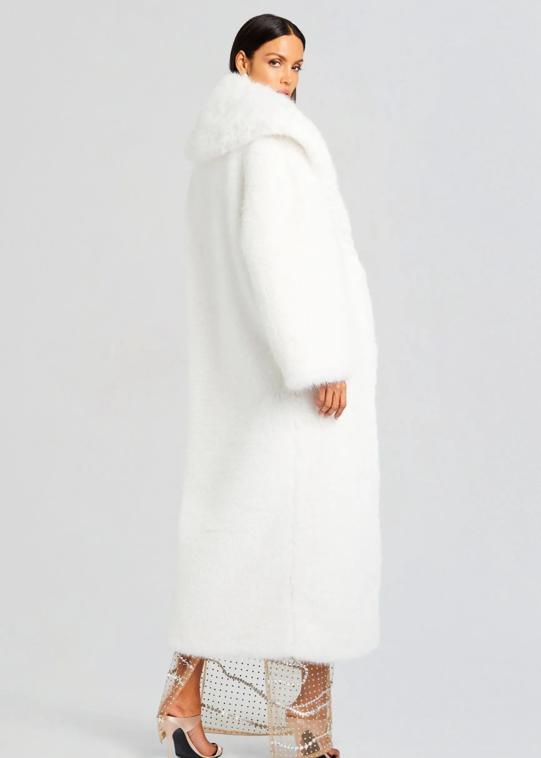 averie_faux_fur_coat_3-1.webp Reception Dresses*Retrofete Averie Faux Fur Coat White