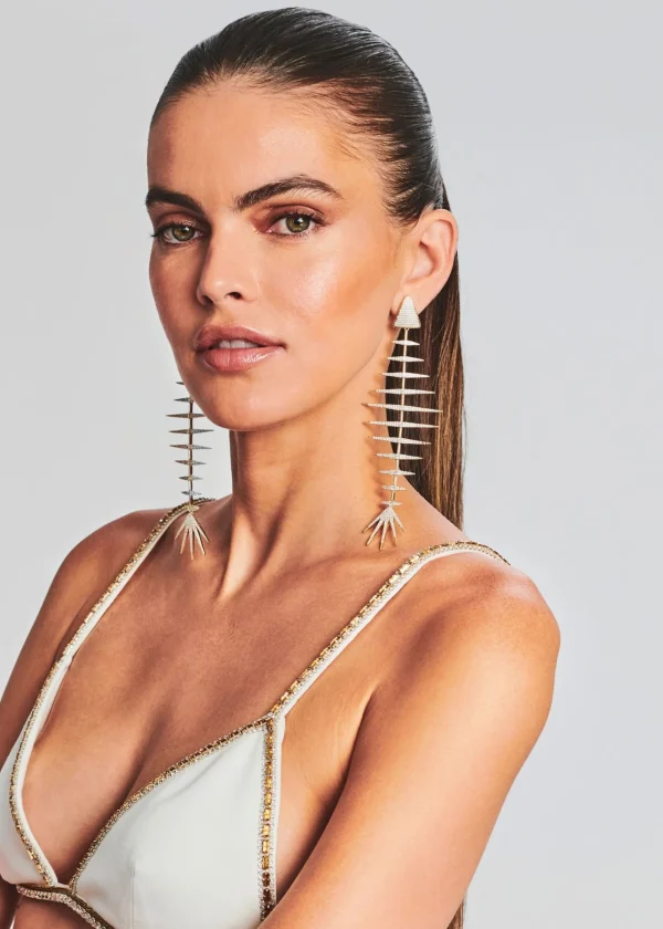 Honeymoon Looks*Retrofete Bimini Crystal Fish Bone Earrings Gold