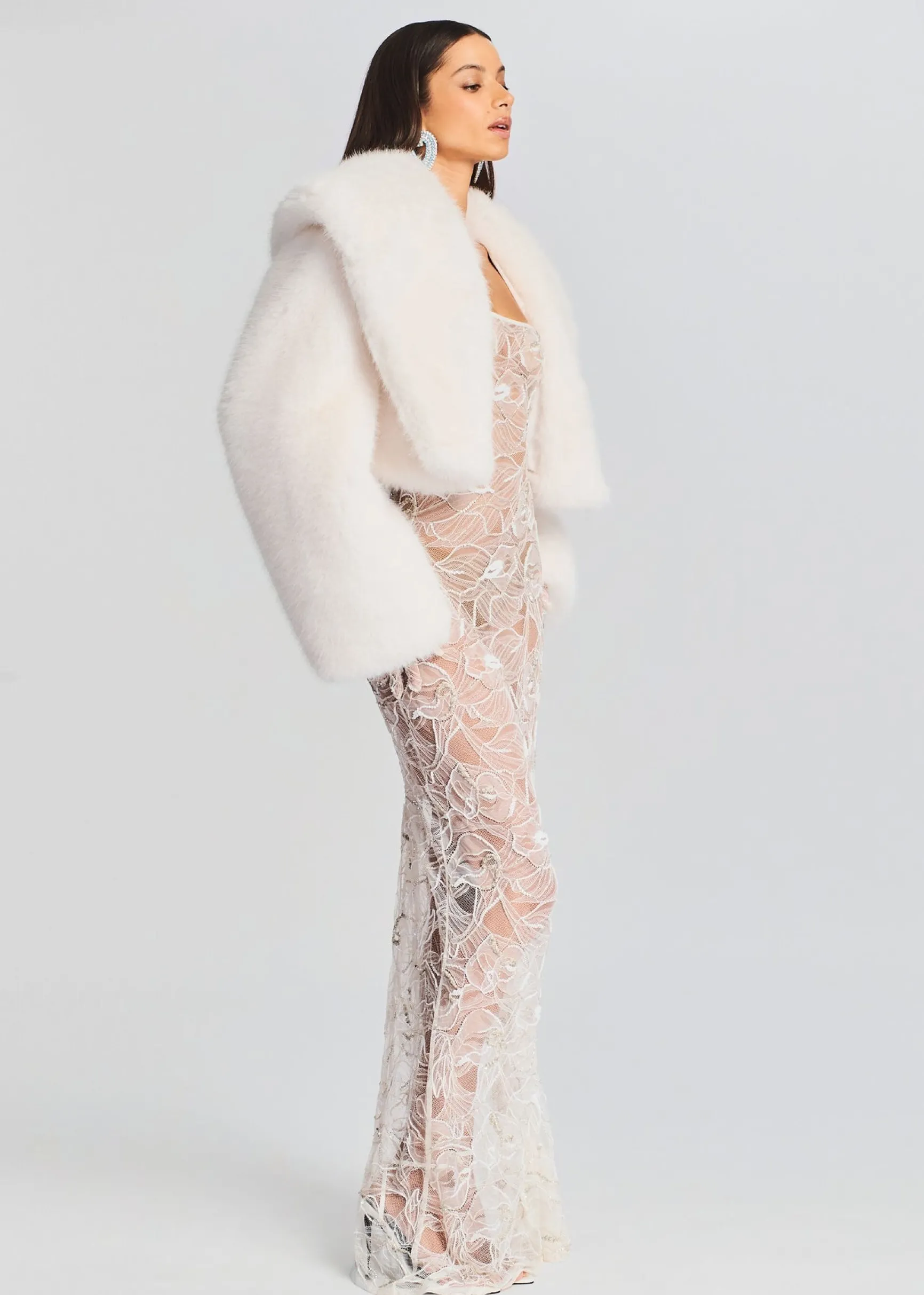 cadence_faux_fur_coat_2-4.webp RETROFÊTE*Retrofete Cadence Faux Fur Coat White