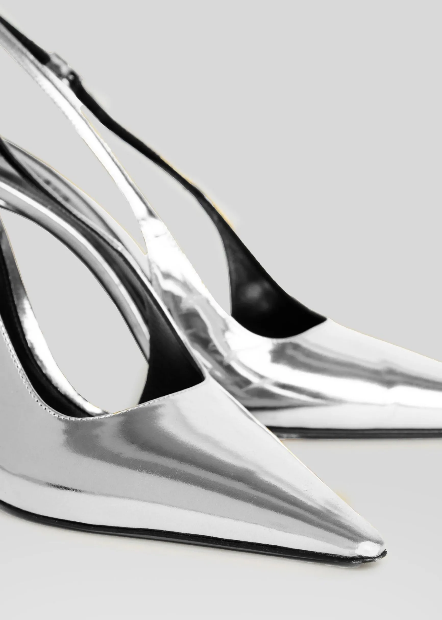 cindy_slingback_heel_3-4.webp Coming Soon*Retrofete Cindy Slingback Heel Silver