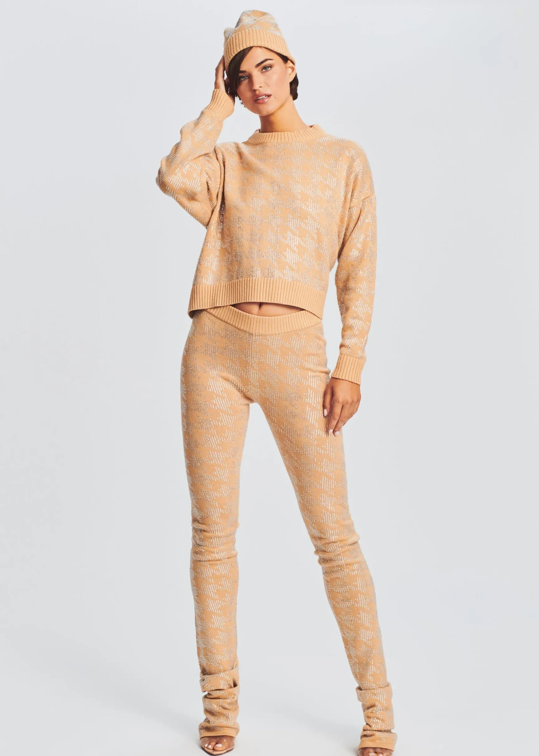 delilah_beanie_1-1.webp Outerwear*Retrofete Delilah Beanie Caramel/Silver Houndstooth
