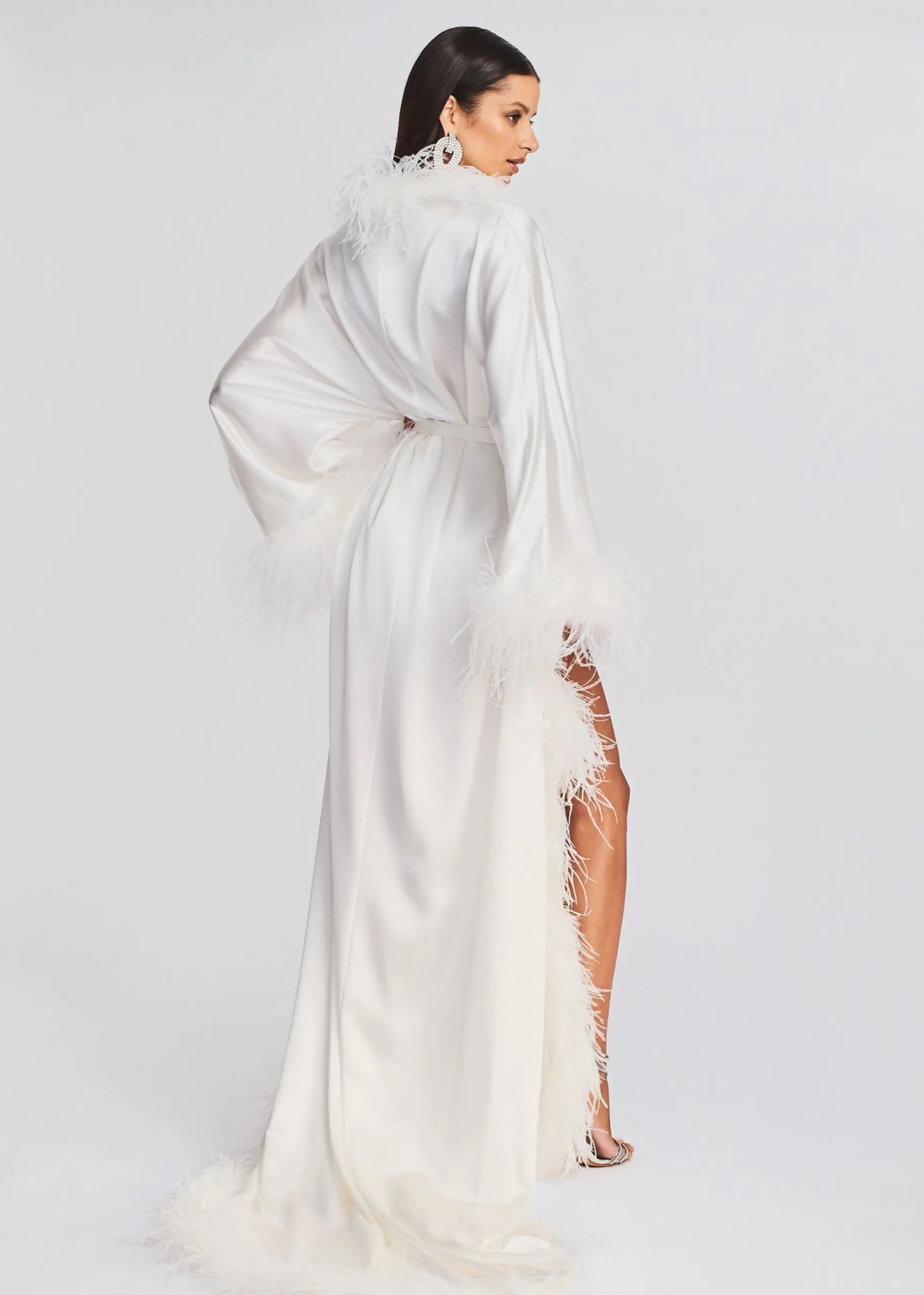 juno_feather_robe_3.webp Bachelorette Party*Retrofete Juno Feather Robe White