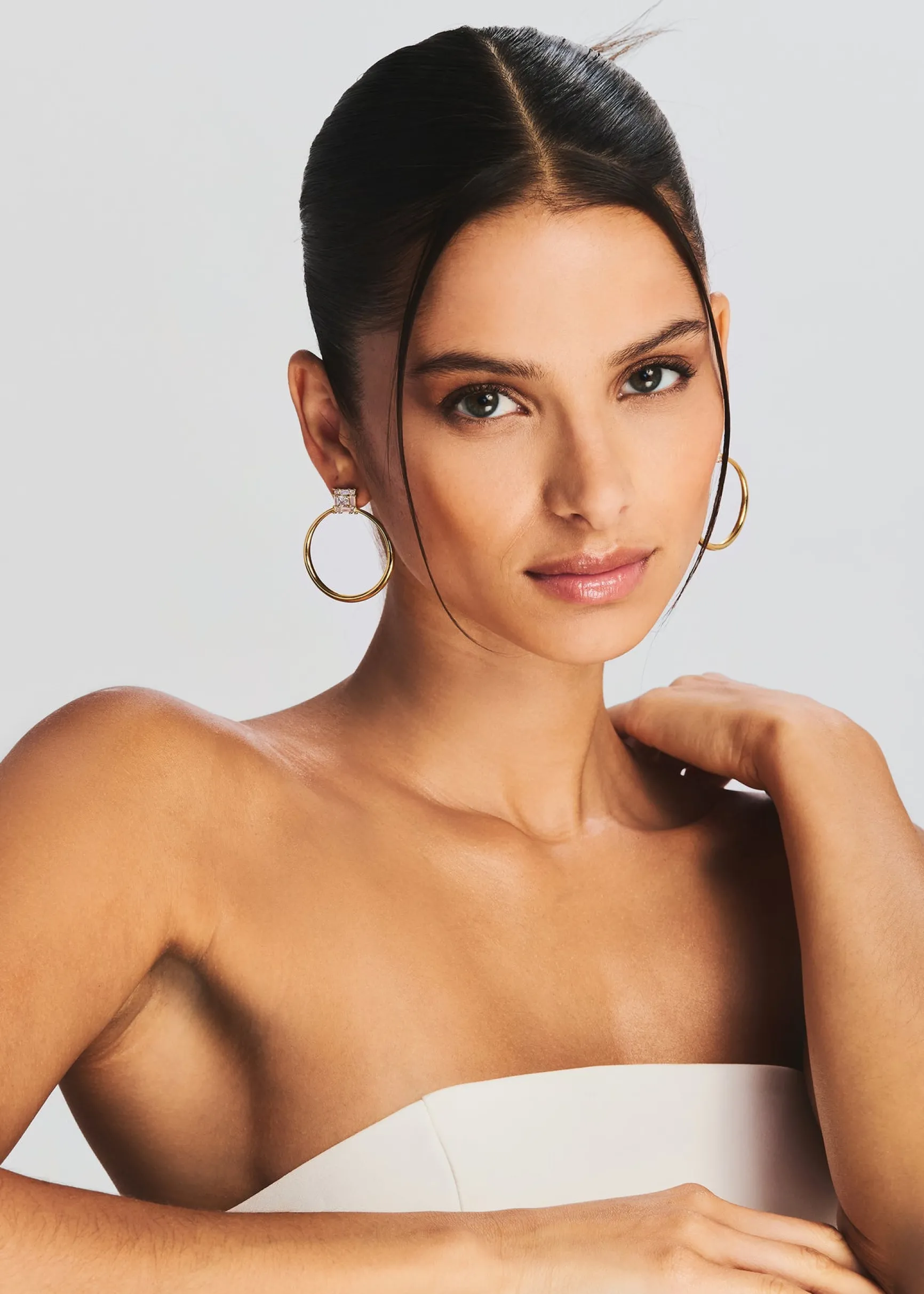 manhattan_hoop_earrings_1.webp Day to Night*Retrofete Manhattan Hoop Earrings Gold