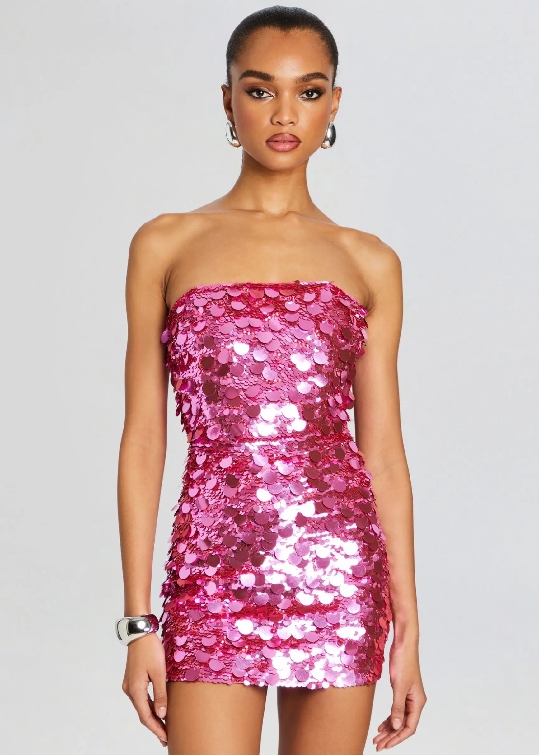 nolia_sequin_embellished__4-28.webp RETROFÊTE*Retrofete Nolia Sequin Embellished Dress Candy Pink