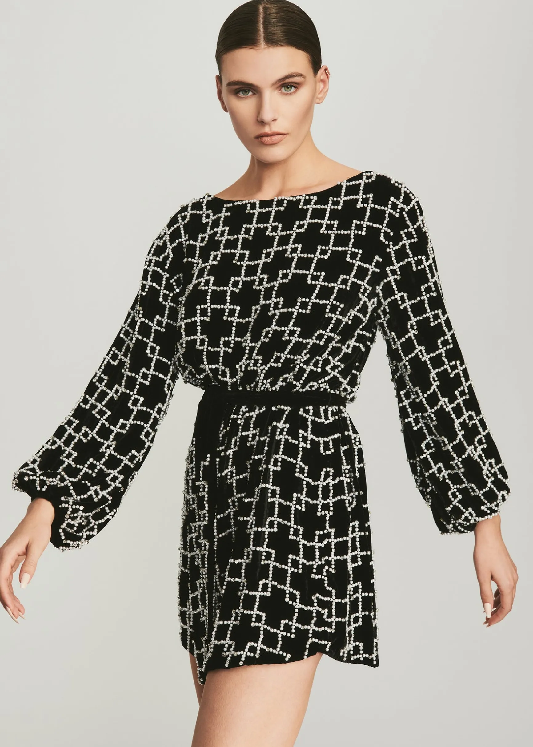 pearl_grid_grace_dress_1.webp RETROFÊTE*Retrofete Grace Dress Pearl Grid