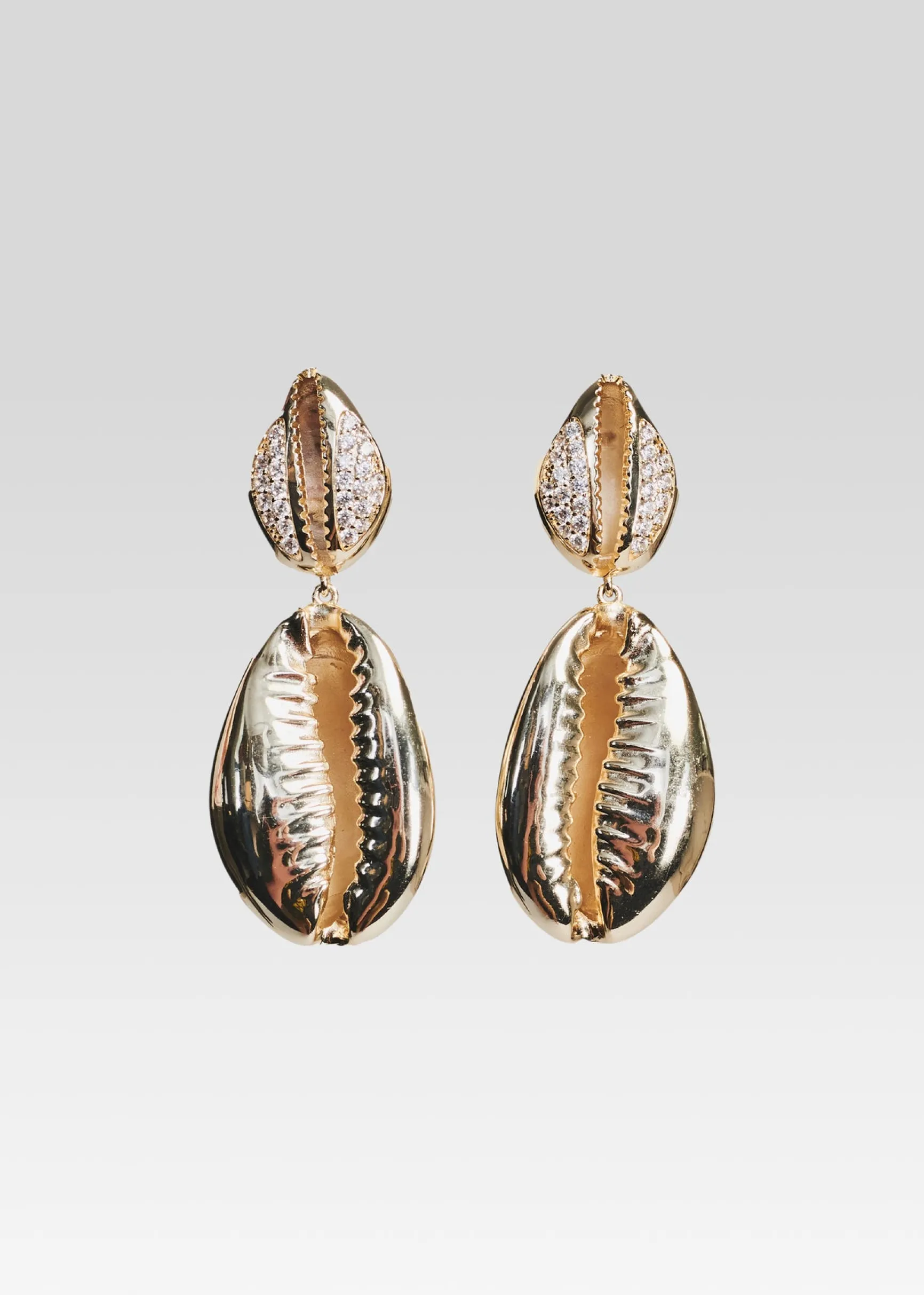 vida_shell_earrings_0-1.webp Guest Of*Retrofete Vida Shell Earrings Gold